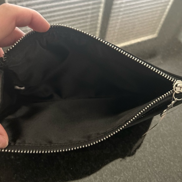 NWT Limited Edition Victoria Secret Sequin Clutch - Picture 7 of 8